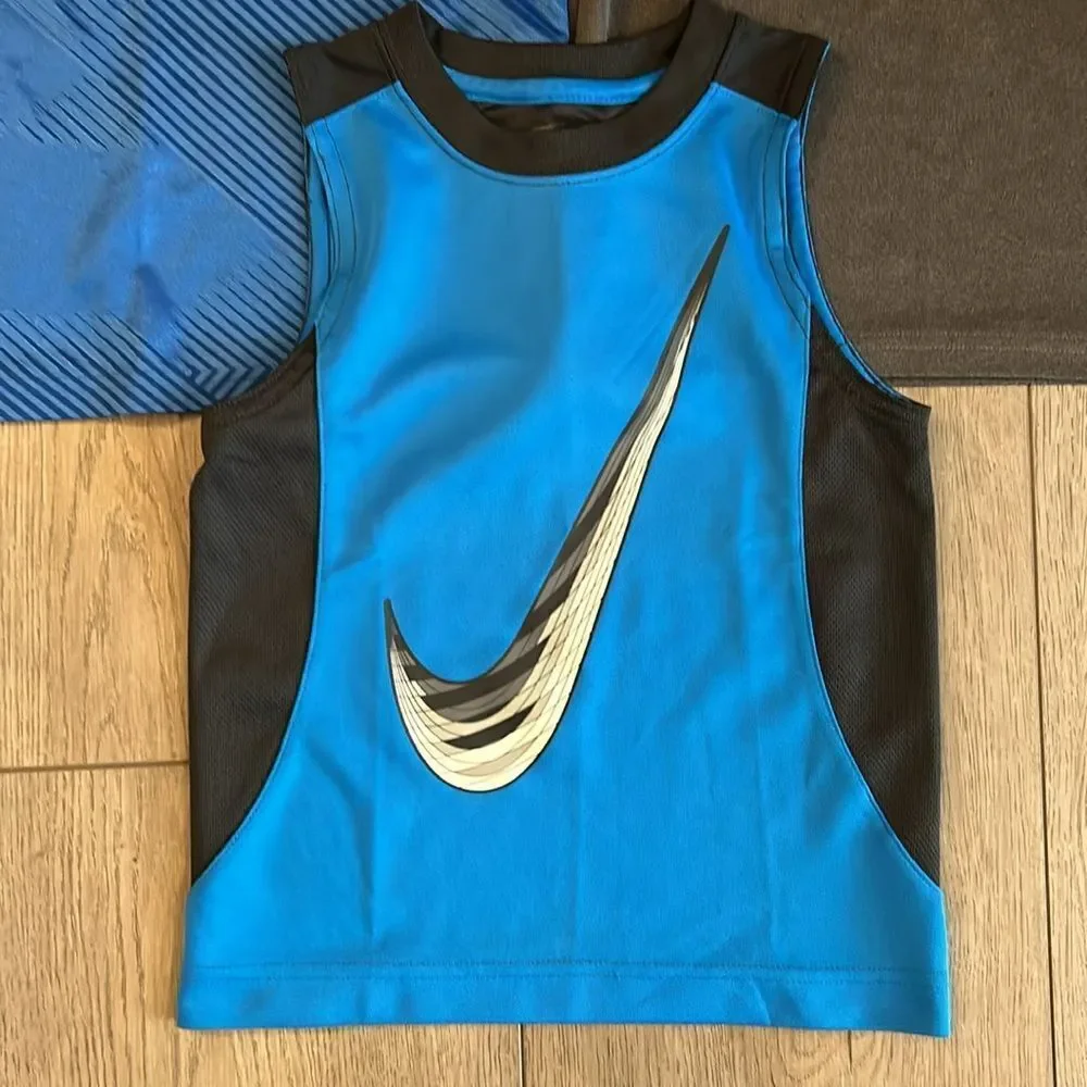 ((3 PIECE)) BPYS ATHLETIC TOP BUNDLE NIKE AND UNDER ARMOUR SIZE XS 4/5